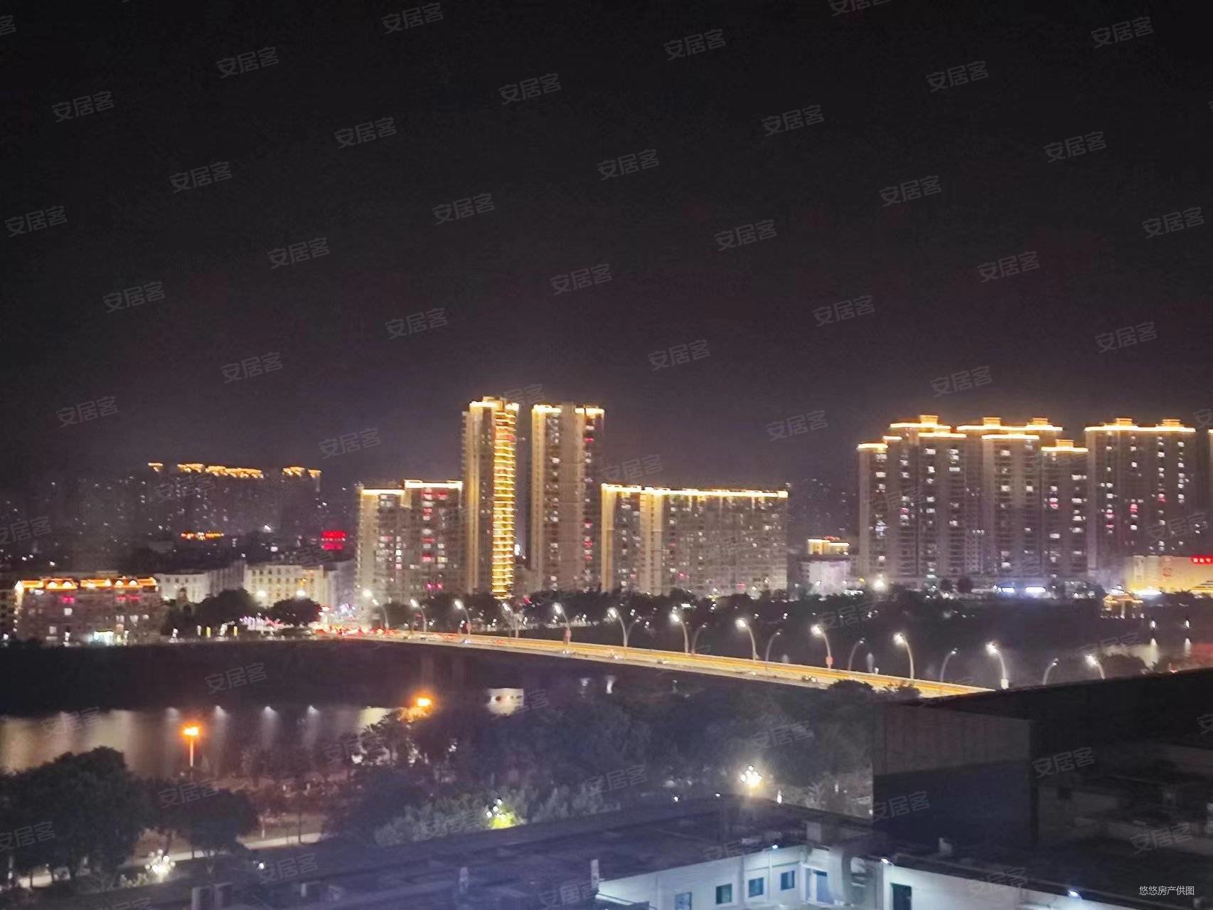 中骏雍景湾3室2厅2卫89.91㎡南北95万