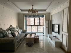 嘉鱼嘉鱼城区嘉鱼市区沿湖好房，可接受短租，半年起租，有钥匙看房，门口有交站。出租房源真实图片