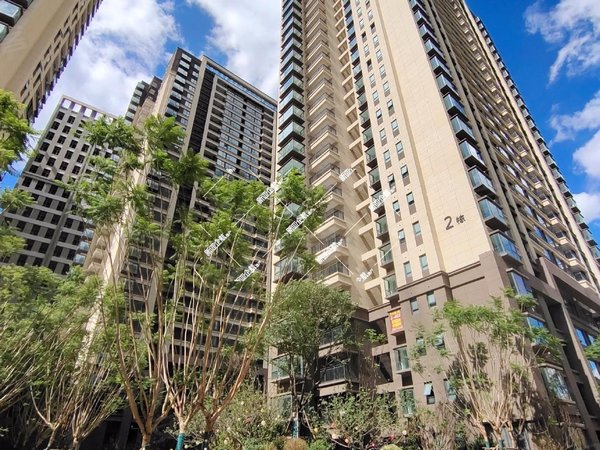 昆明五华泛亚科技新区上悦天地(商住楼)地铁口吾悦广场上悦天地 2室