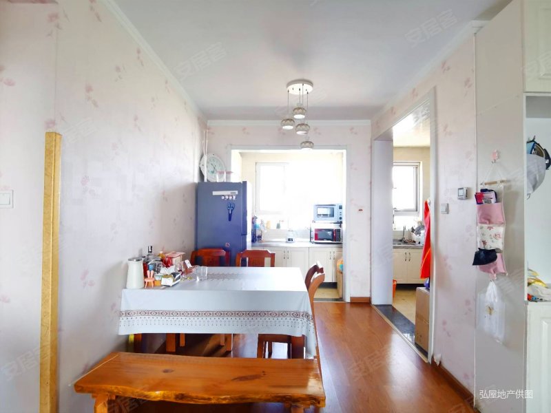 海亮艺术华府118.54平155万3室2厅2卫