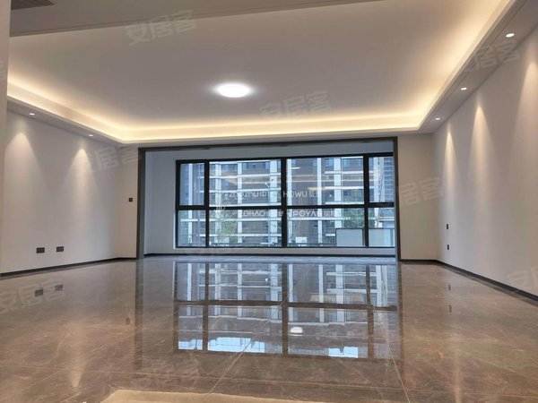 济南历城华山中海臻园府中海臻园府 大平层!随时看房!带大露台!