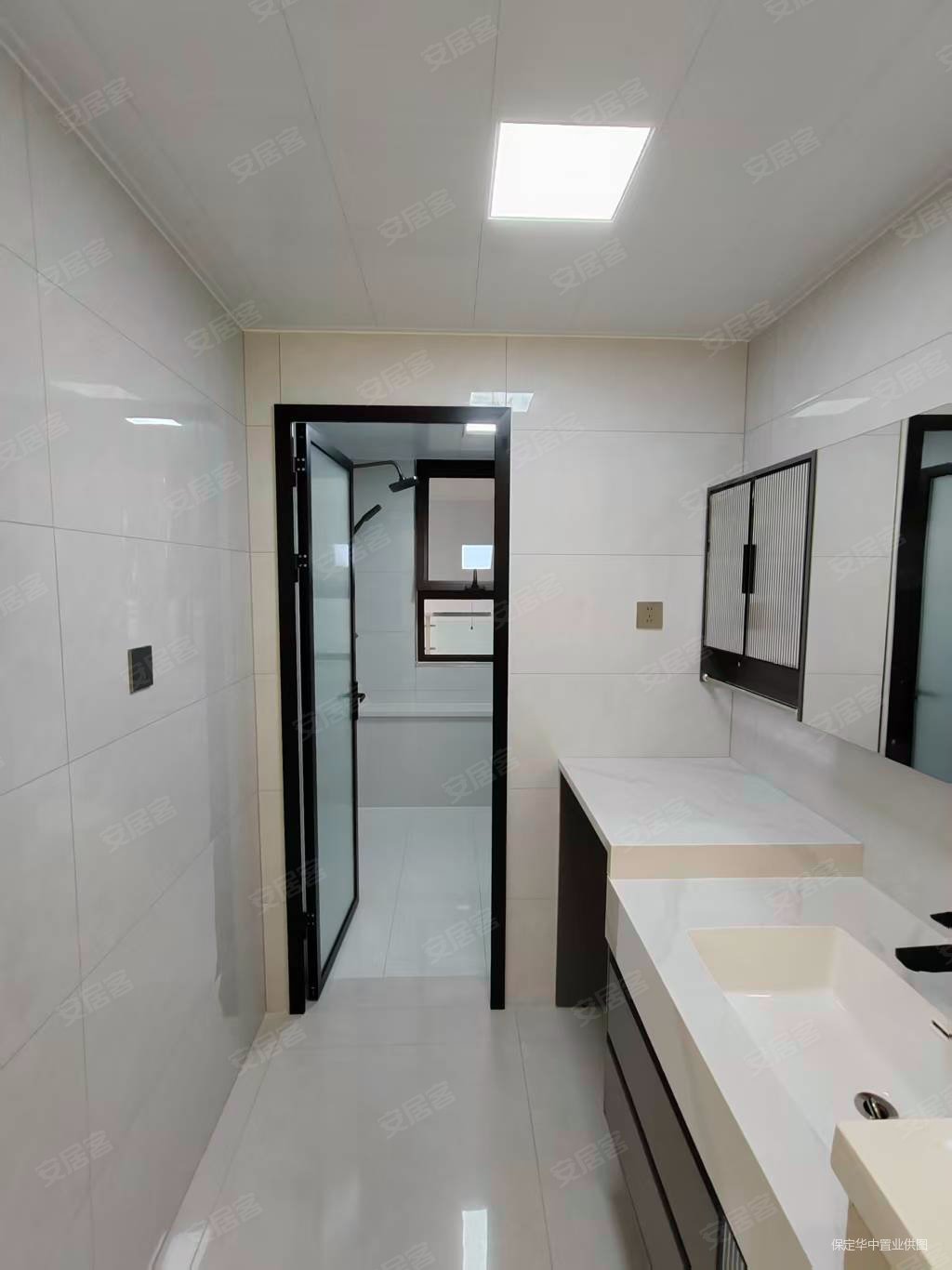 学苑新城3室2厅2卫123㎡南北95万