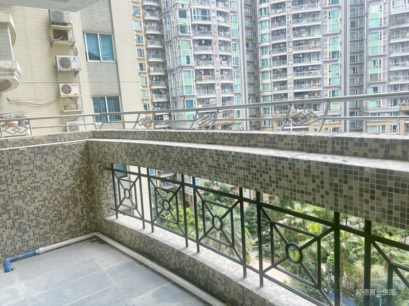 金羊花园174平4室1厅2卫电梯交通方便南向