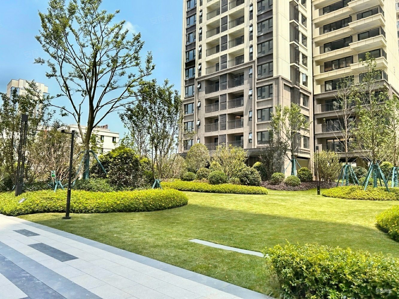 万科麓山3室2厅2卫95㎡东120万