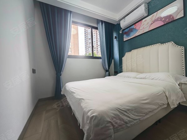 重庆巴南龙洲湾斌鑫江南时代大山村轻轨站,全新装修,出租,随时可以