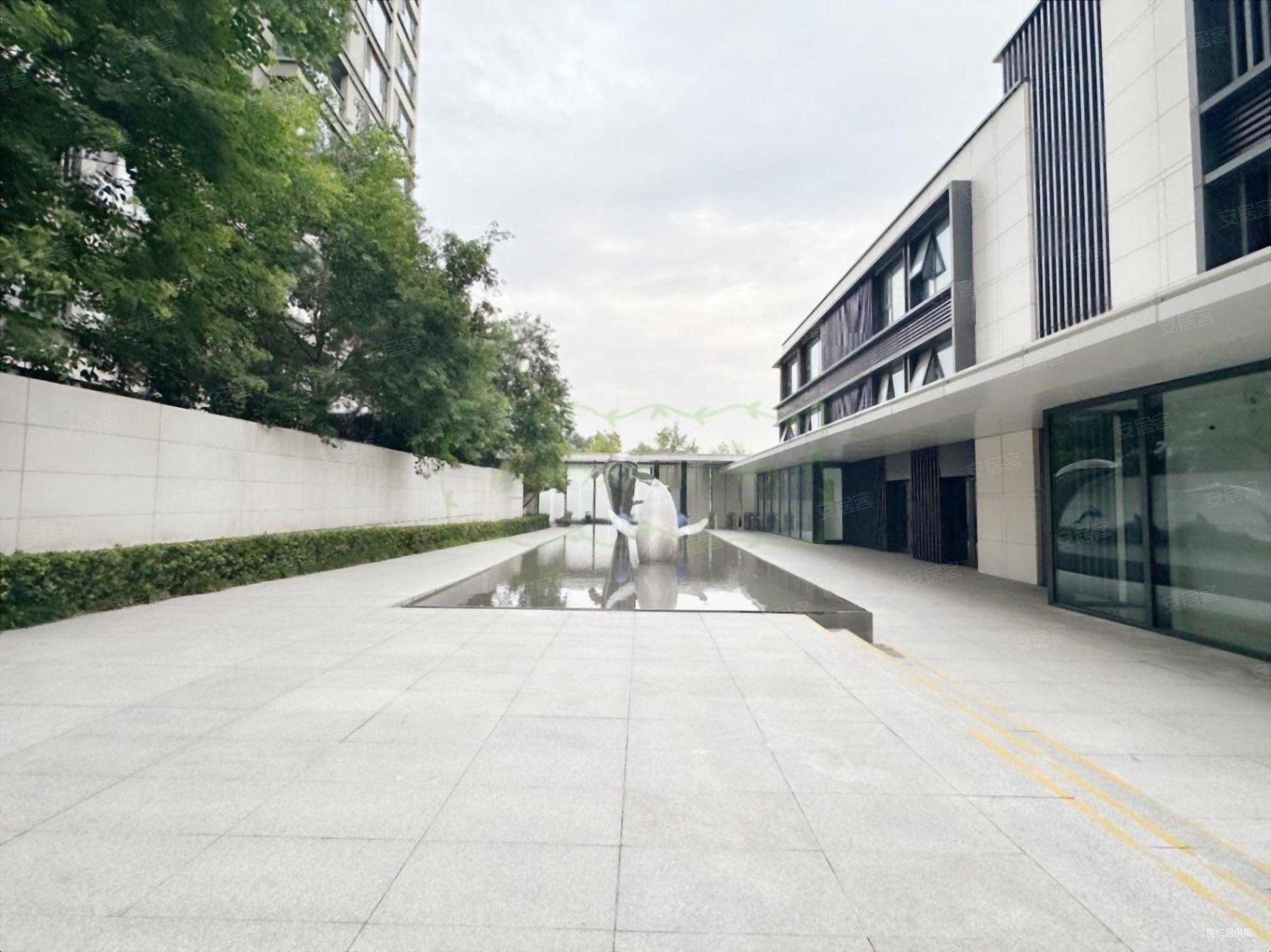 桥林新城35900万元多层17层江与城35900万