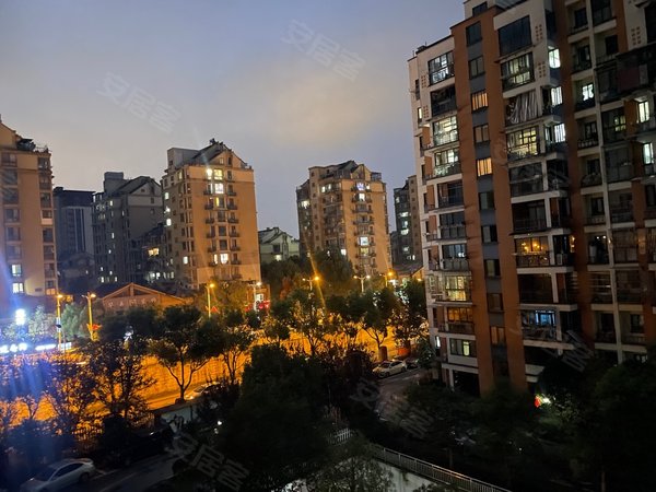 杭州余杭老余杭江南雅居江南雅居,禹航大桥边上,生活配套齐全,家具