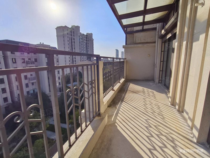 视野开阔无遮挡,中海铂樾府二手房,630万,5室2厅,3卫,208平米-南通