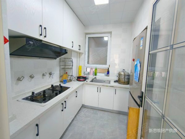 中央国际套二精装58万