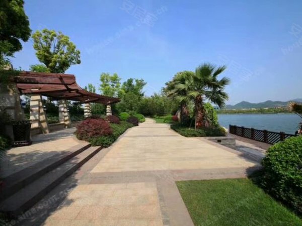 【多图】东海闲湖城(别墅),闲林租房,3层别墅出租,5房3卫 大花园 地下