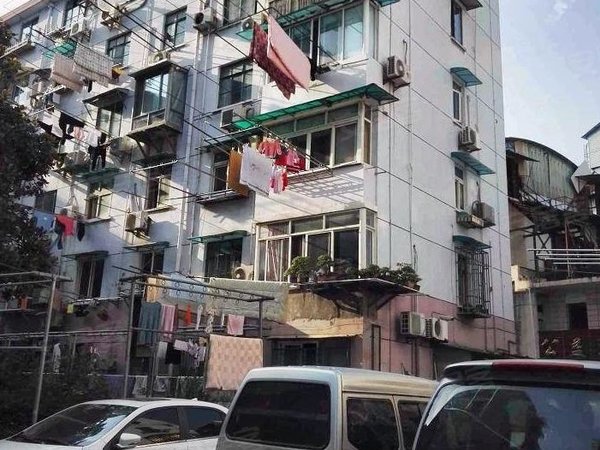 老西门板块!陆家浜!精装一室!采光好! 全套家具!拎包入住!