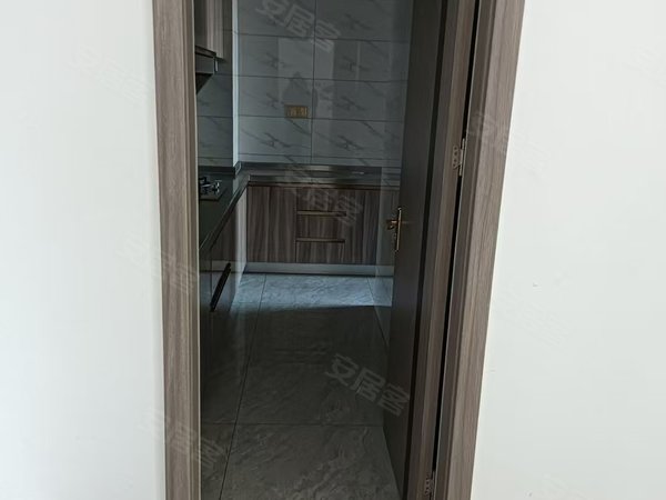 常州溧阳城北翰林苑一区东门。翰林院,靠近东方花园和马垫医院,东升新村旁边出租房源真实图片
