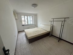 丹东振兴第二医院福春月亮岛附近步梯三楼，两室一厅，家具家电齐全出租房源真实图片