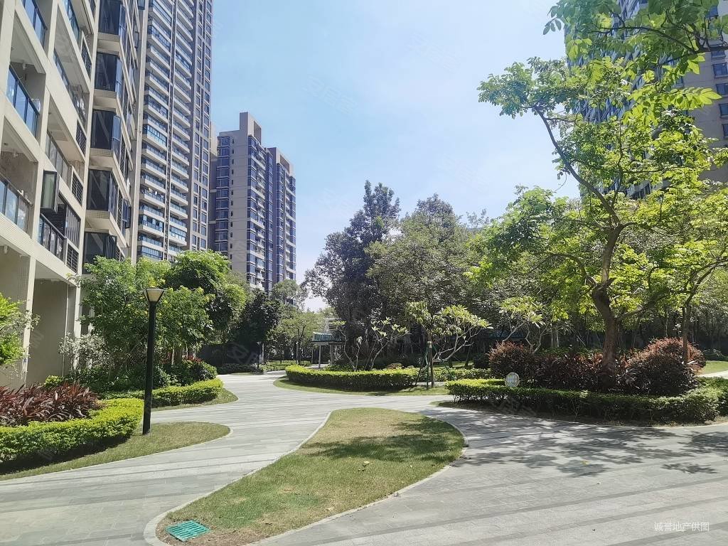 急售吉大次新小区新光御景山精装大三房看小区园林近九洲城