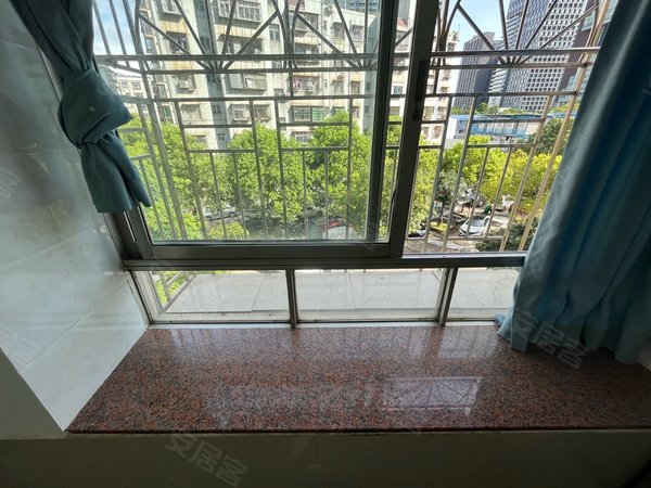 深圳南山西丽石鼓花园西丽石鼓花园 大单间 飘窗 近万科 大疆 创智云