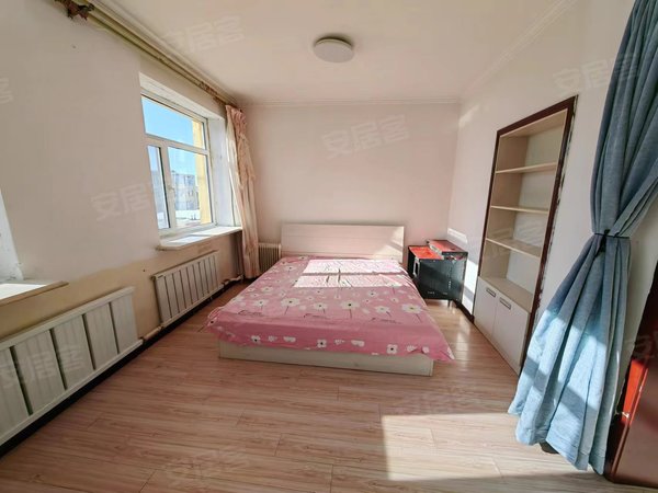 通辽科尔沁万达广场百税小区九中附近 4楼75平1300 季度付款 家具家电