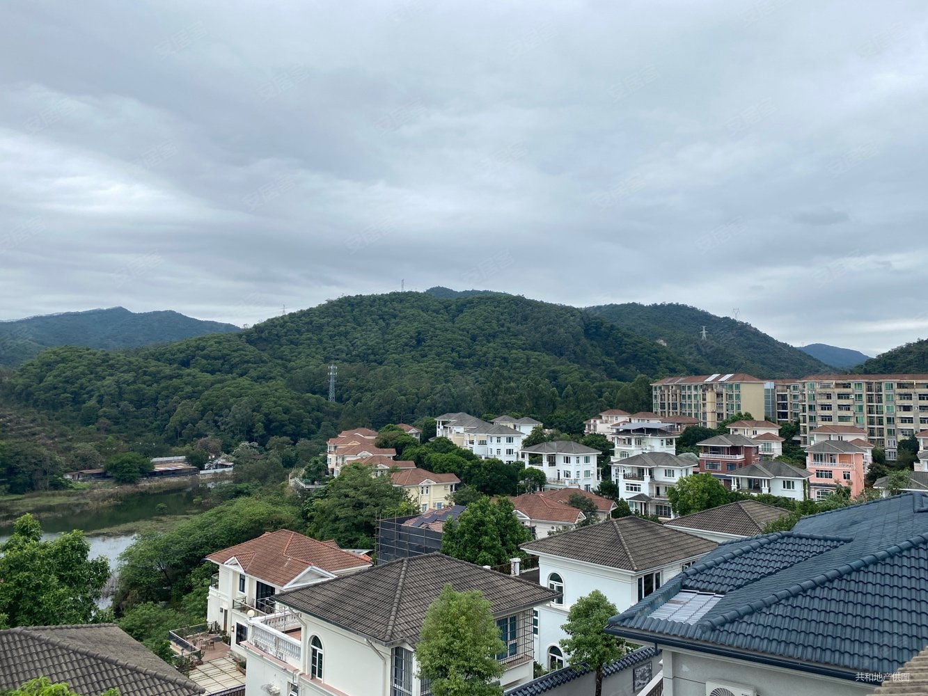 500w民航芙蓉山庄湖景房独栋大别墅地势高环境优美