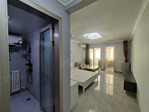 渭南临渭老城东府景园城东一室,精装,家电齐全,好楼层,可随时拎包入住