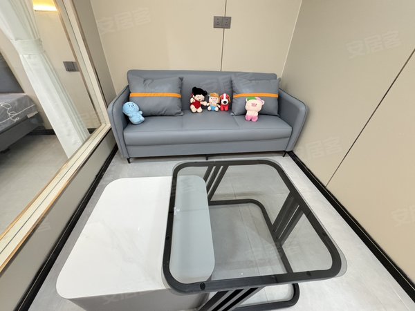 金华东阳东阳江北兴平东路115号楼人民路轻轨站 盛世豪门 落地窗一级空调 超大一室一厅带投影出租房源真实图片