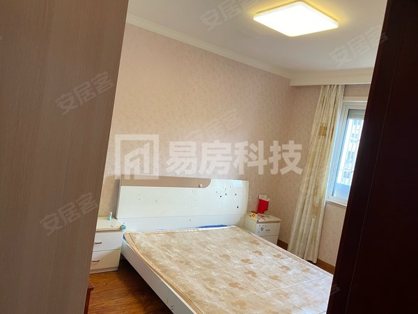 凤小省附人民医院妇幼旁东润第一城大三房132平2200