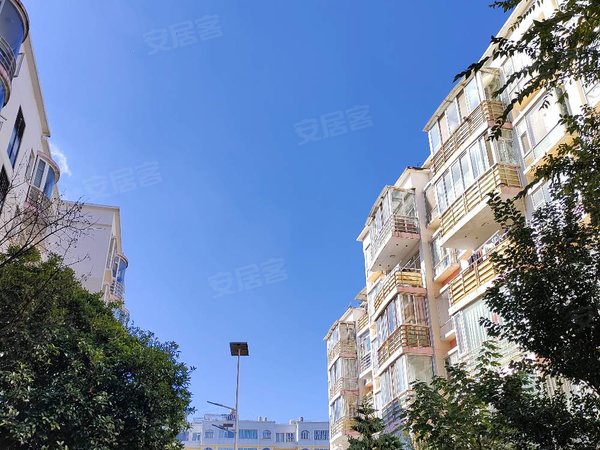 昆明西山滇池路片区绿色家园南亚商圈 ,绿色家园 ,福景路一楼带花园