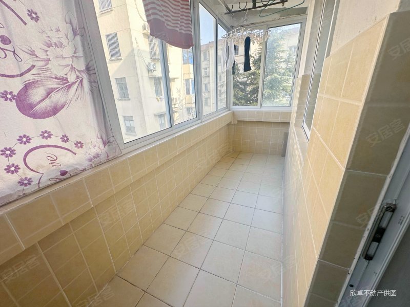 苏安新村两房采光刺眼中间楼层诚心出售