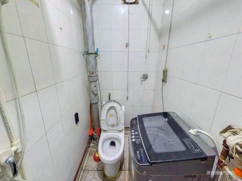 水 公园地铁三号地铁口,42中一室三楼赠小房,联强小区二手房,58万,1室