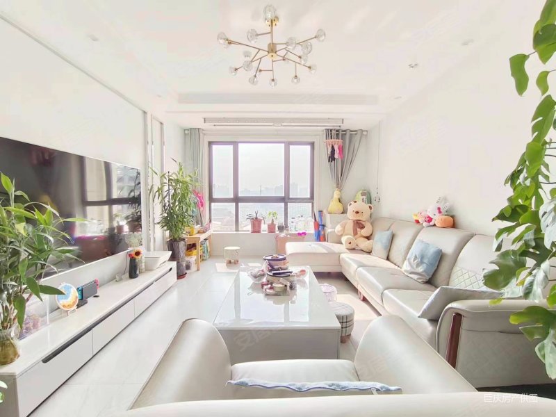 威廉公馆精装修三室两厅两卫南北通透可按揭环境好随时看