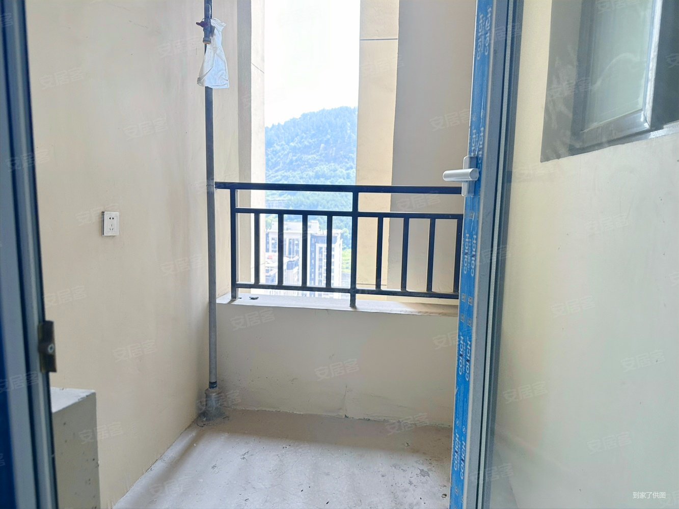 荣盛锦绣南山a区 110平 四房双卫