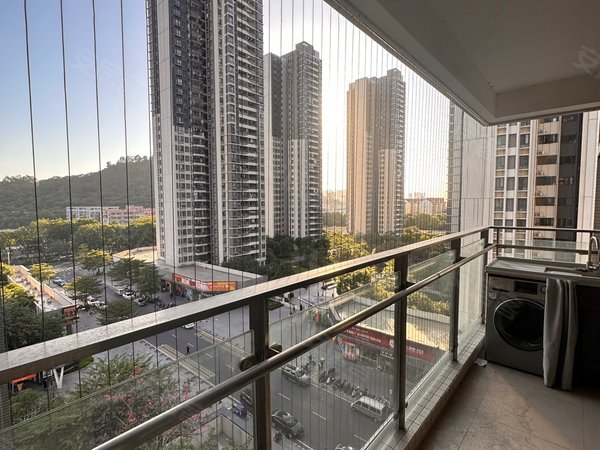 广州南沙金洲越秀滨海御城滨海御城二期,精装4房放租,家私家电齐全