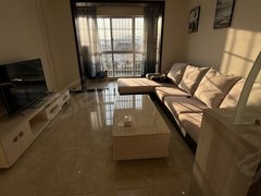 凉山西昌火把广场阳光学校 火把广场附近套二 小区安静 电梯房 采光通风好出租房源真实图片