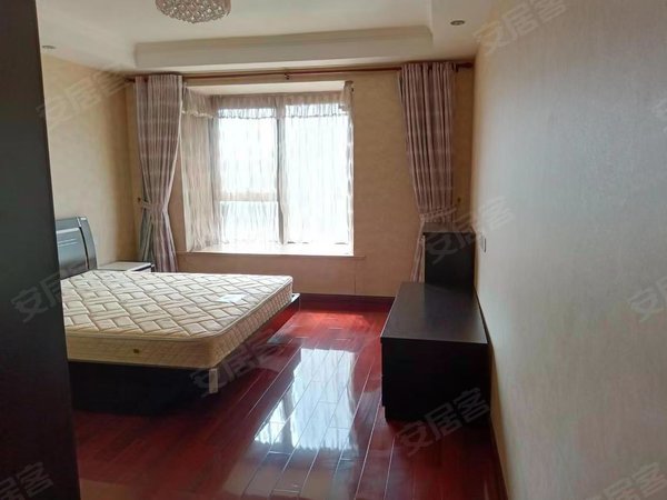 昆山玉山老城区昆山君悦豪庭金鹰商圈400米,君悦豪庭精装三房出租出租