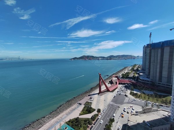 青岛黄岛薛家岛融创维多利亚湾(北区)复式公寓出租套三精装两厅三卫