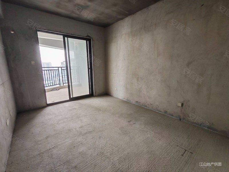 骋望麓涛毛坯3房业主亏大本出四十六万也可以出