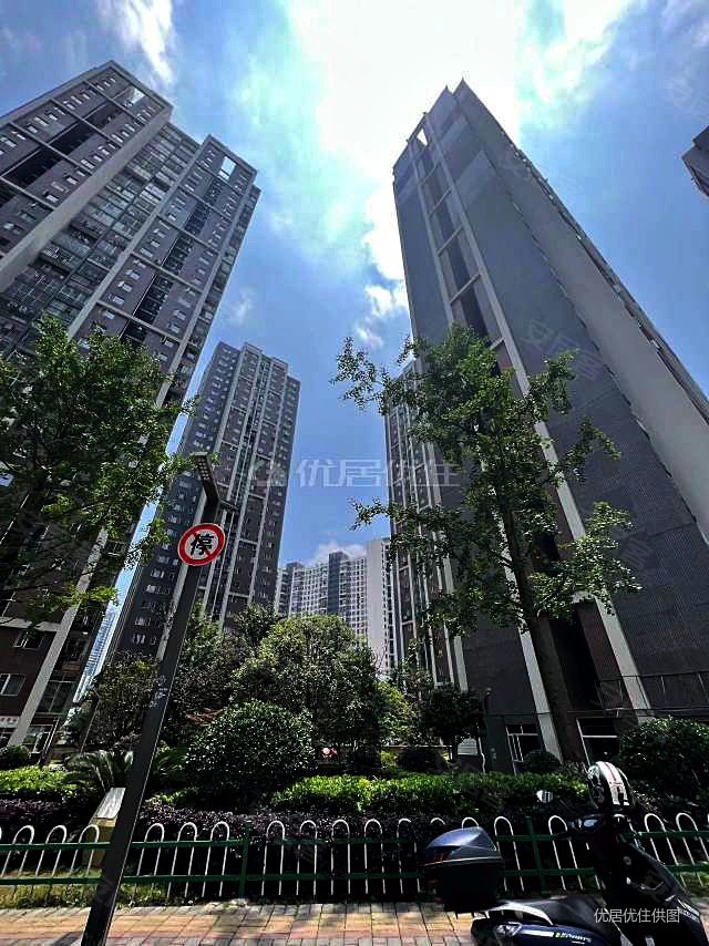 贵阳房产网>贵阳二手房>云岩二手房>东山二手房>中天渔安新城e组团>