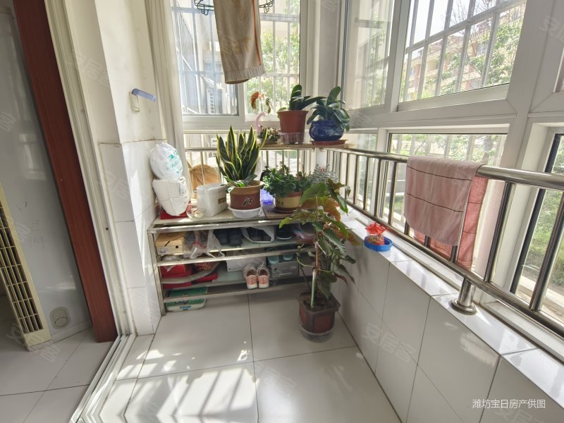 西城品质小区 多层一楼 送车库 满五 可议价,万兴苑二手房,68.