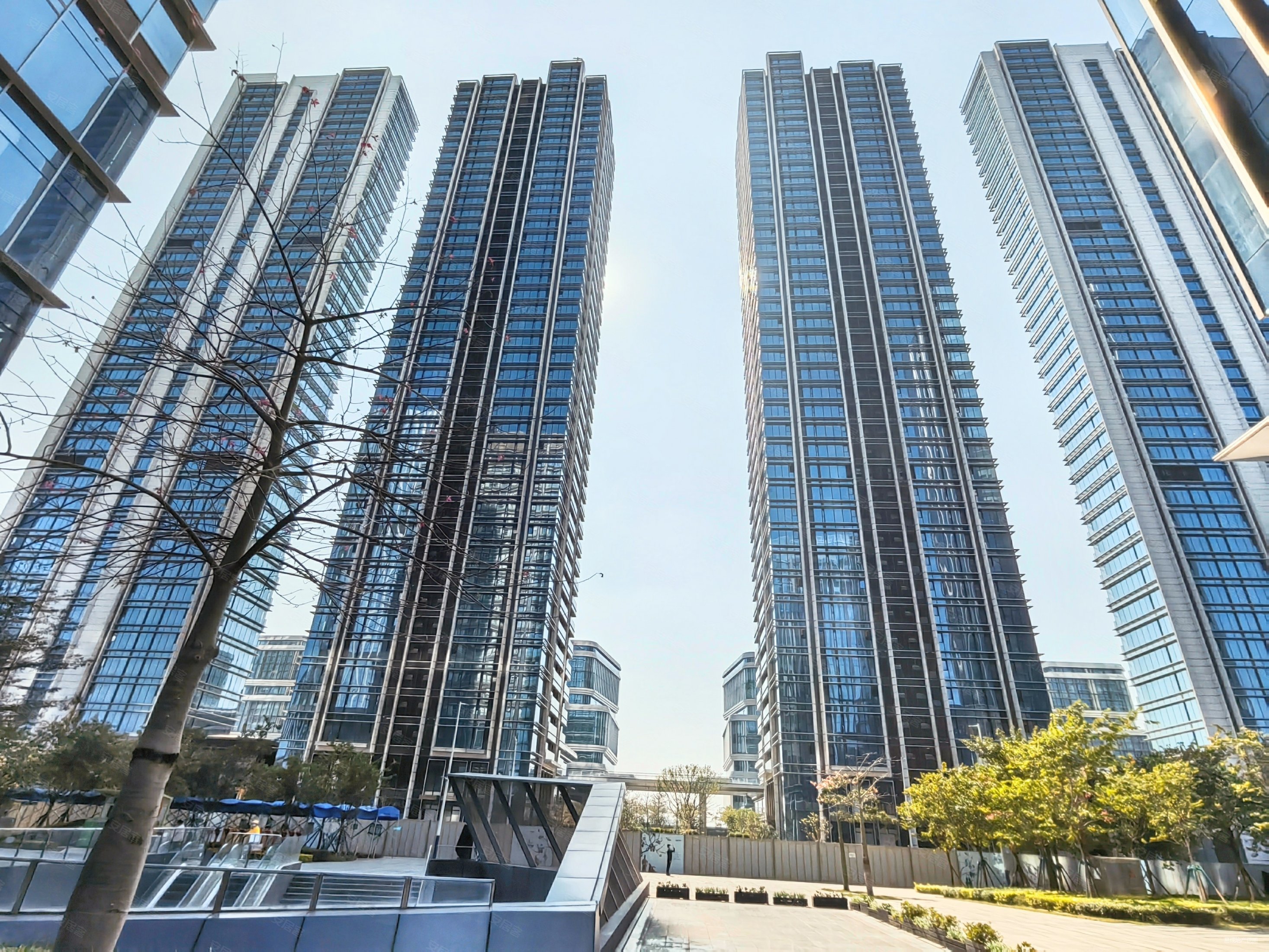 广州房产网>广州二手房>黄埔二手房>鱼珠二手房>保利鱼珠港(商住楼)>