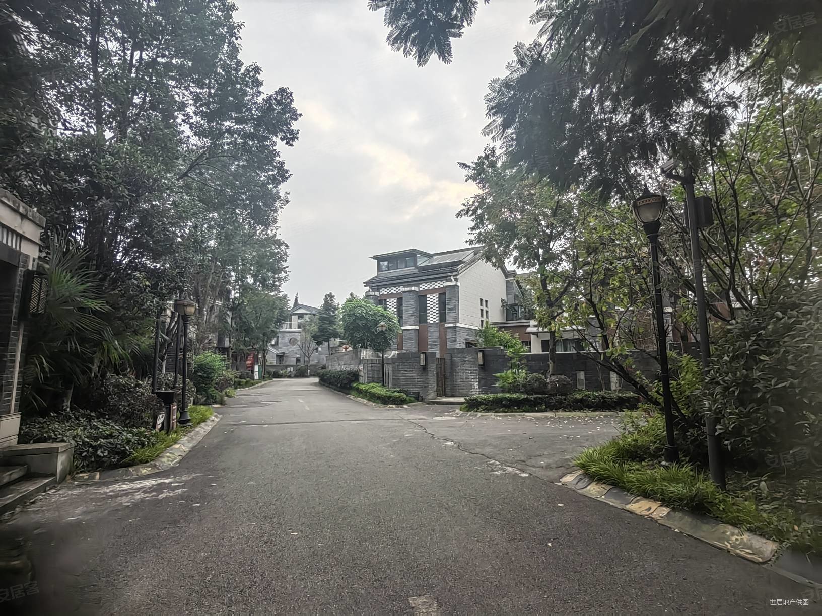 车位充足 精装修,水映青城(别墅)二手房,96万,3室2厅,2卫,96平米-成都