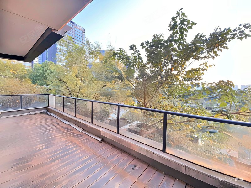 湘江雅颂居一线临江别墅送花园露台车库