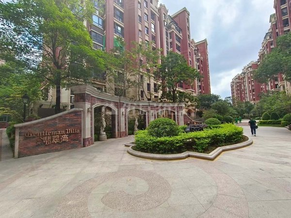 南宁青秀东盟商务中房翡翠湾中房翡翠湾 2室1卫 电梯洋房 家具家电