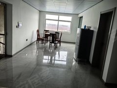 扬中扬中市区市中心出租油坊4楼，三室一厅一卫，有图片设施齐全，精装修报价13出租房源真实图片