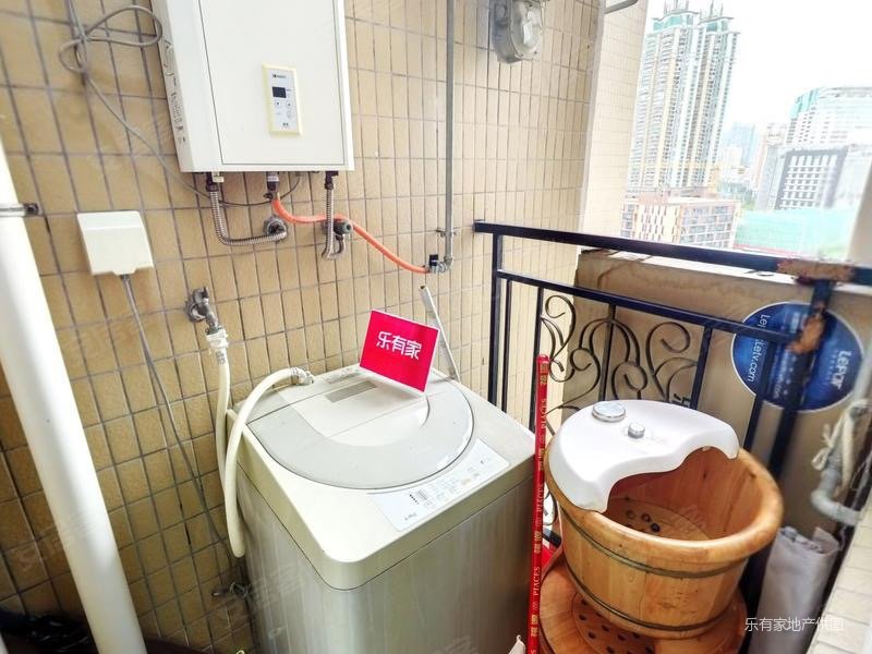 地铁口旁小户型,北环中学加持,临近莲花山,凯旋豪庭二手房,0万,1室1厅
