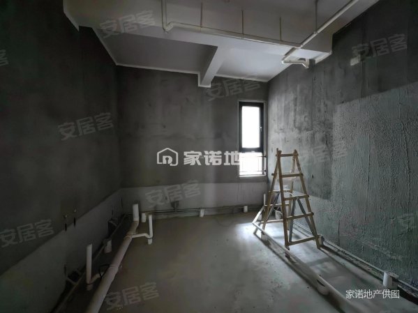 中国铁建西派澜岸4室3厅5卫303.42㎡南北1650万