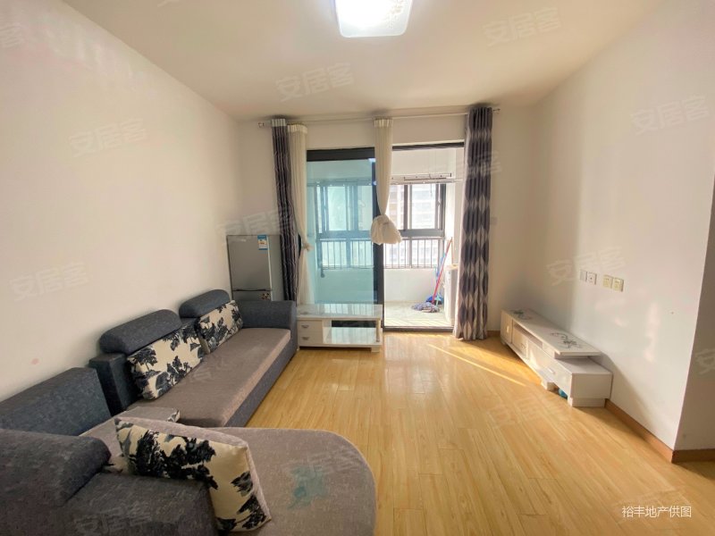 户型方正 好楼层 格 采光非常好,万达悦湖苑二手房,141.