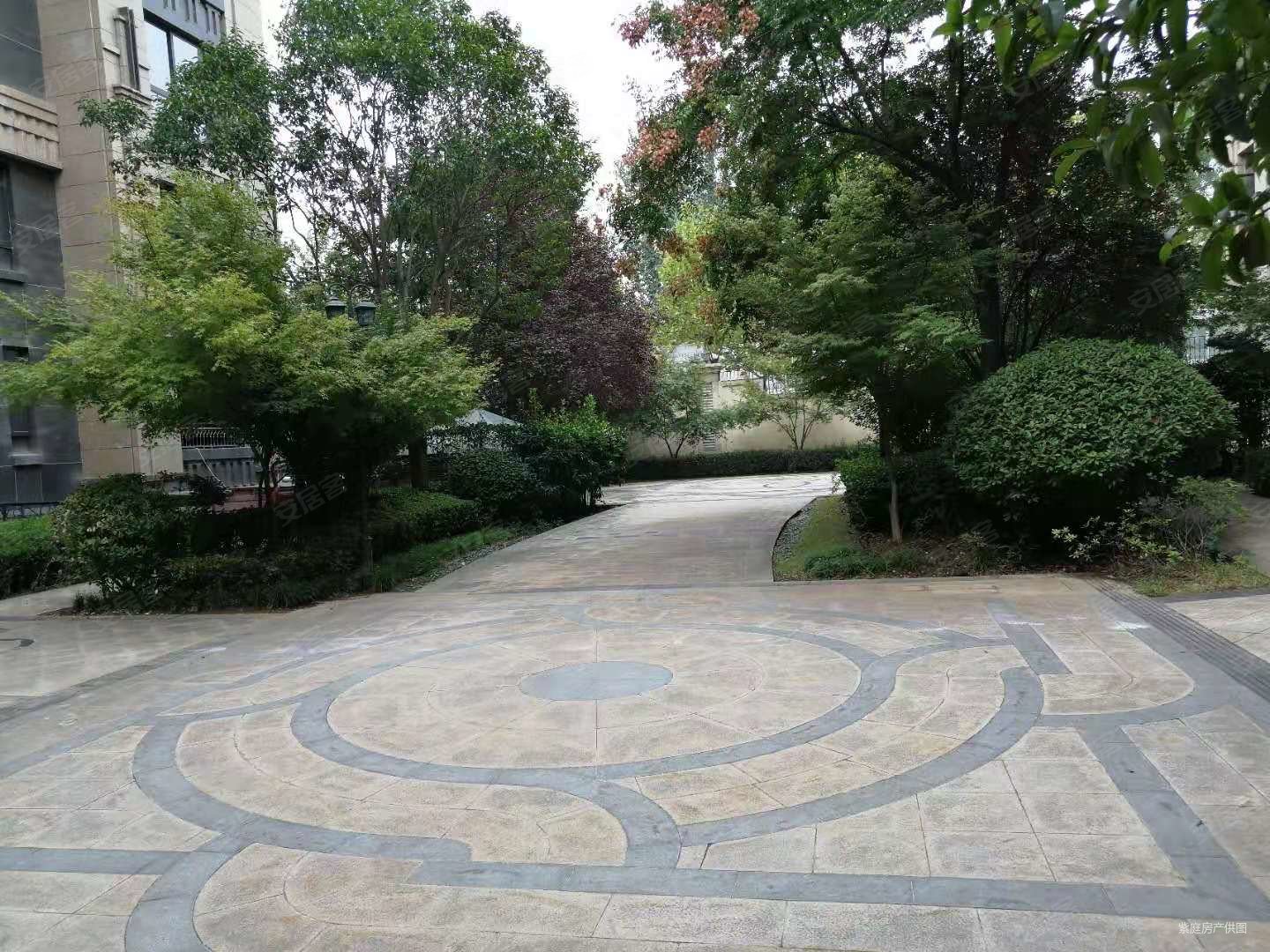 省委旁绿地海珀紫庭三室全明户型致电了解