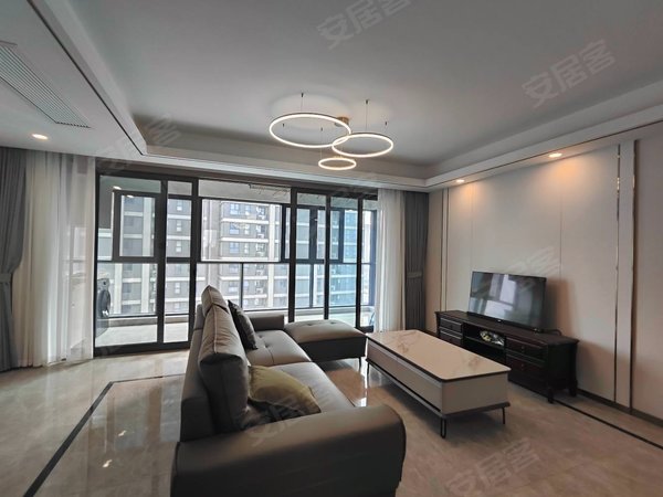 昆山玉山老城区德远峰荟新小区!停车方便!大3房2厅3卫!