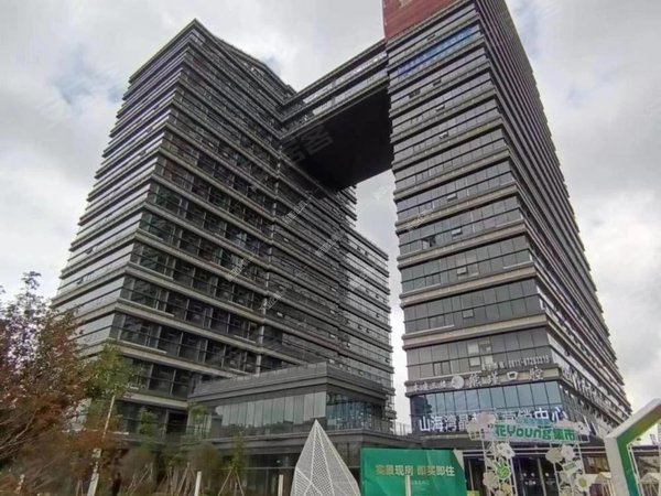 昆明官渡官渡广场山海湾晶都幸福广场旁 2200元 可配家具家电 看房