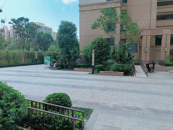 昆明西山大商汇恒泰滇池名门(2期)贰号院急租!