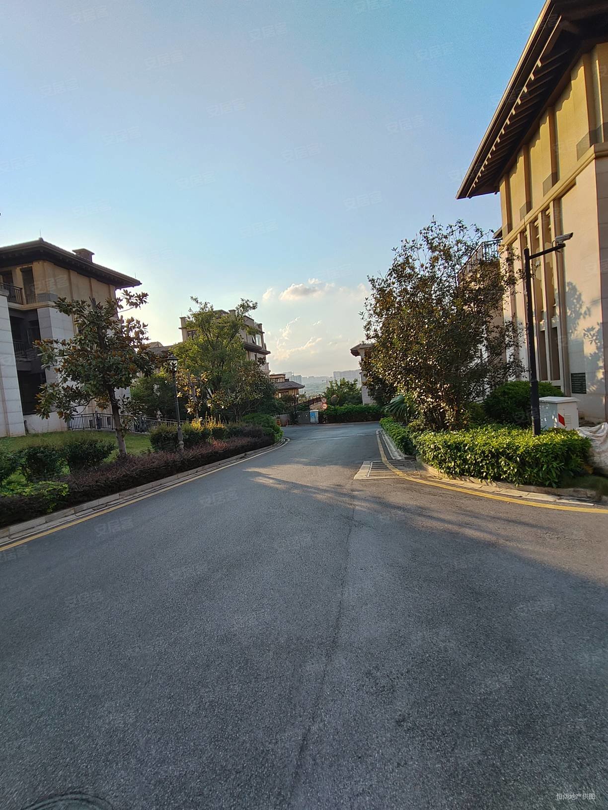 随时看房,阳光城丽景湾(别墅)二手房,320万,5室3厅,4卫,218平米-南宁