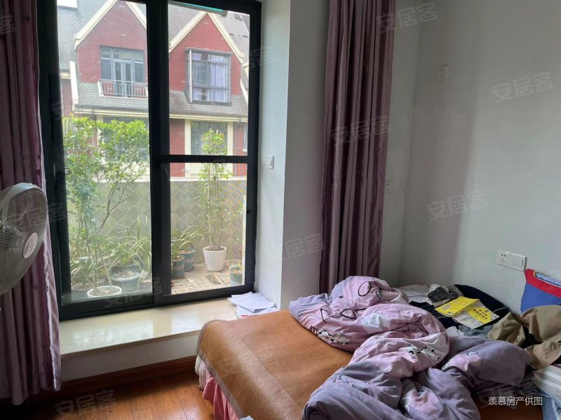 商品房红墅湾89平精装带露台,看房方便